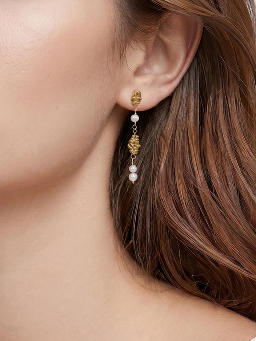 Entwined Fluid Drop Earrings