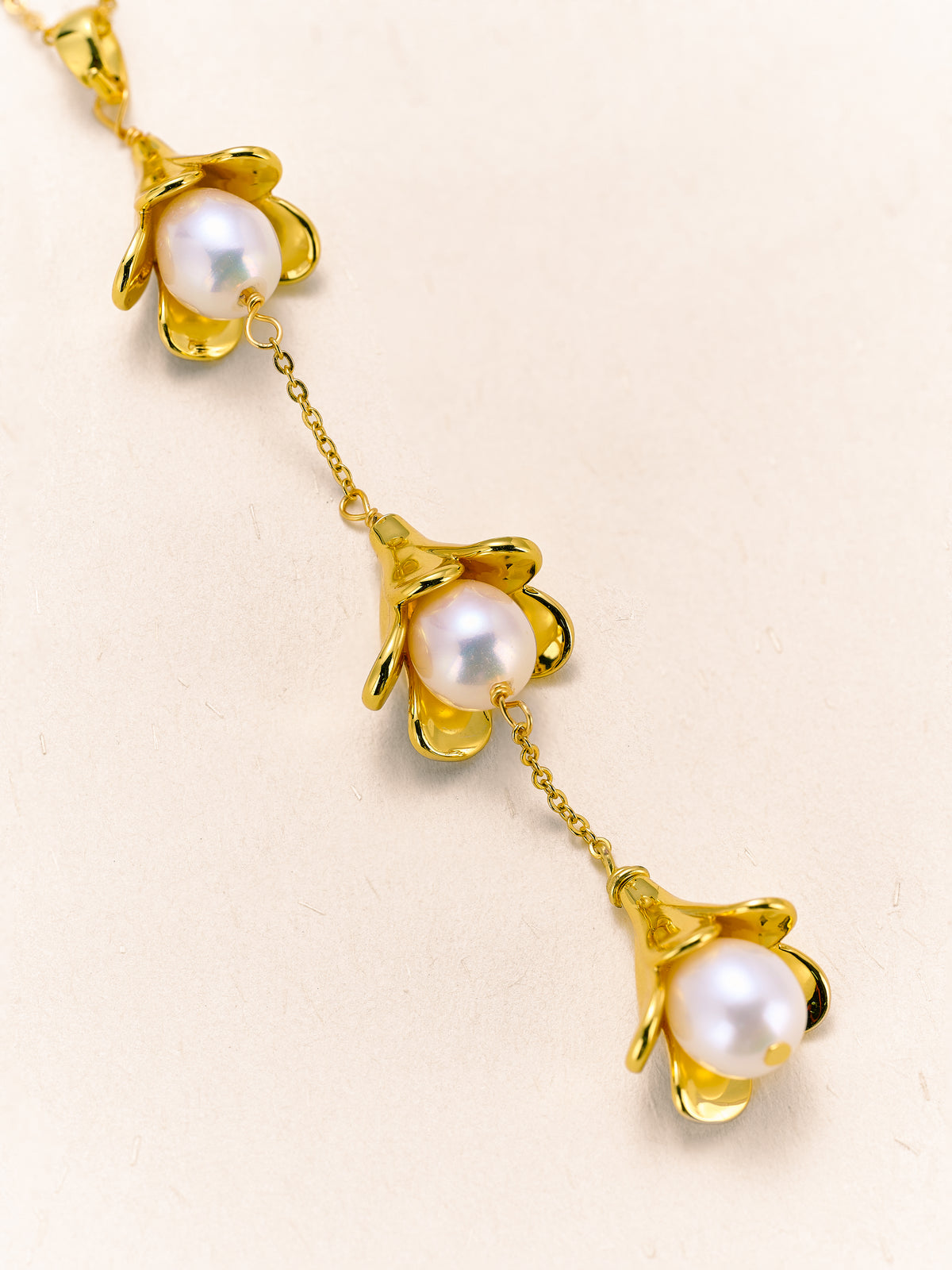 Lilyvale Pendant Pearl Necklace