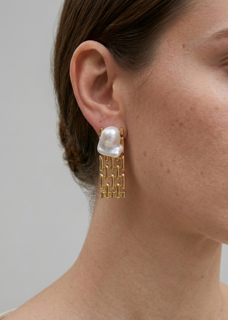 Structured Grace Earrings